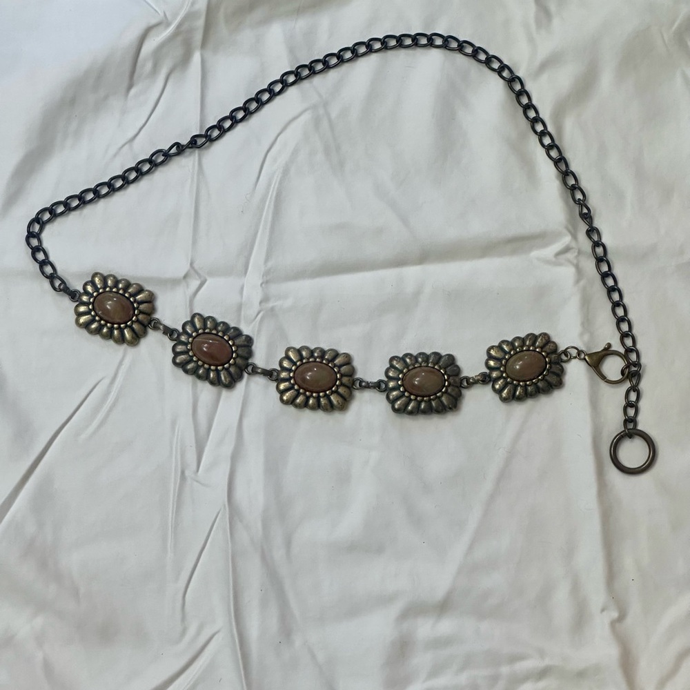Elegant Floral Chain Belt